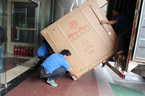 治多钢琴贵重工艺品无忧运